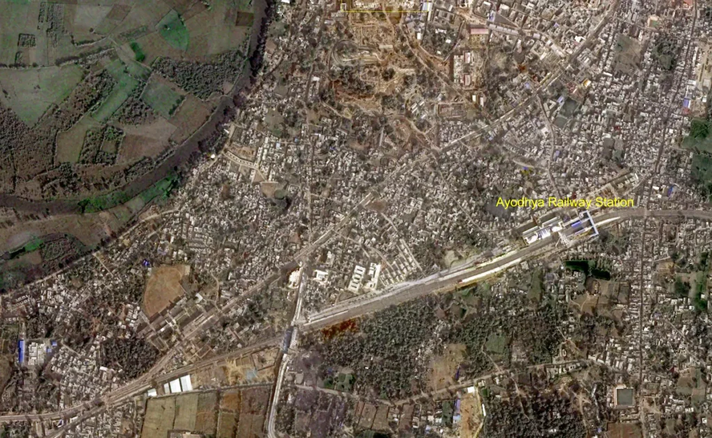 satellite images, Dashrath Mahal and Sarayu River are clearly seen. The newly renovated Ayodhya railway station is also visible