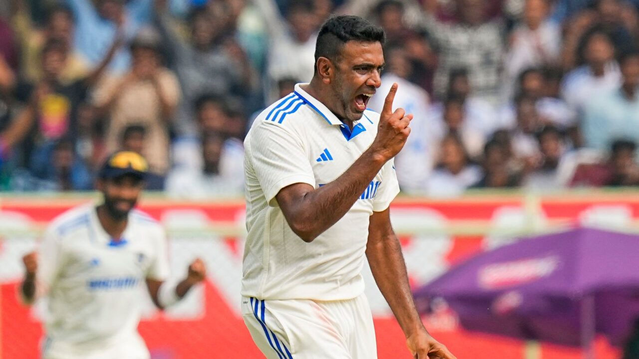 Sachin Tendulkar's Heartfelt Tribute to Ravichandran Ashwin's Landmark Achievement